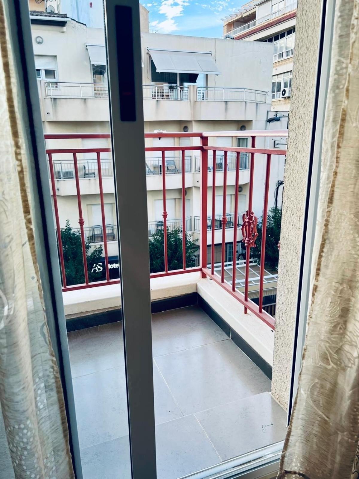 Nice And New Furnished Apartments In Torrevieja Centre מראה חיצוני תמונה